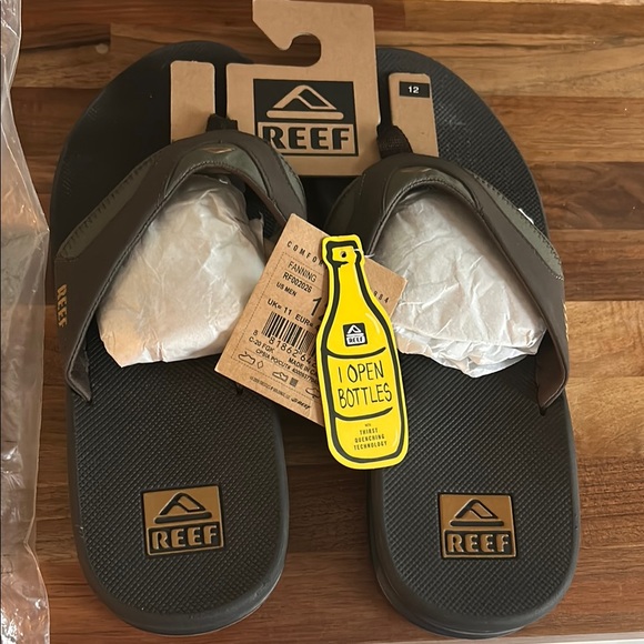 Reef Dark Brown Sandals with Opener mens size 12 BNWT - Picture 1 of 3